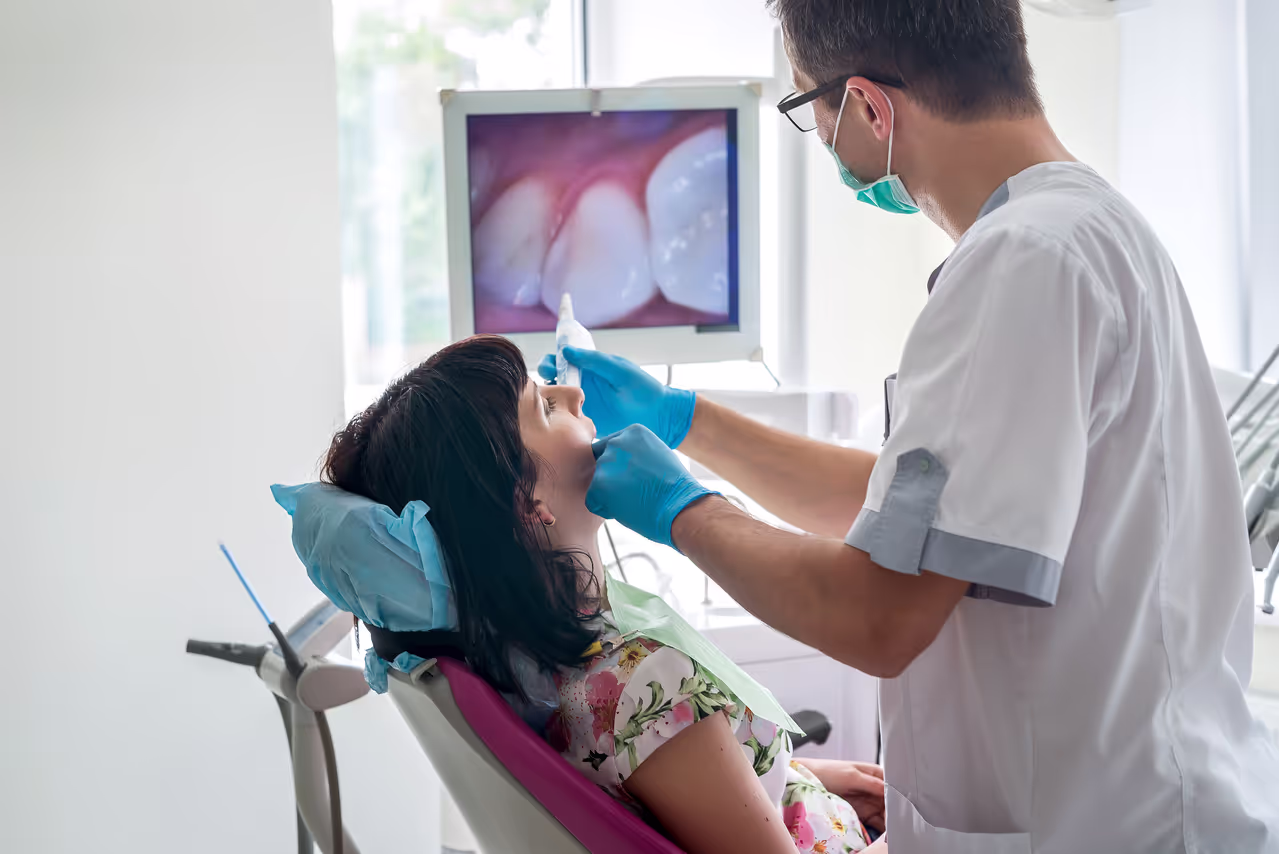 Advanced Diagnostic Imaging with Intra-Oral Cameras at Lakeshore Dental